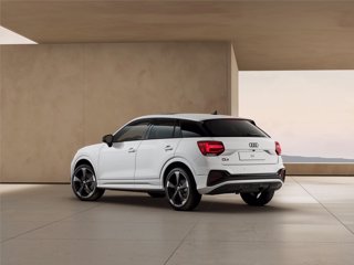 AUDI Q2 35 TDI S tronic Identity Black