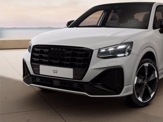 AUDI Q2 35 TDI S tronic Identity Black