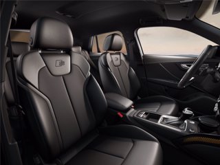 AUDI Q2 35 TDI quattro S tronic Identity Black