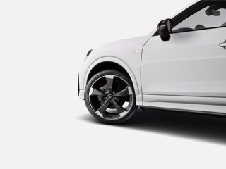 AUDI Q2 35 TDI S tronic Identity Black