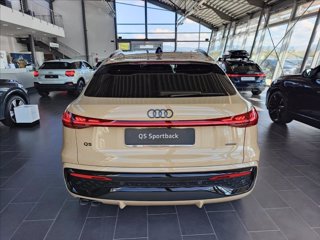 AUDI Q5 SPB TDi 150 kW mHEV+ S tronic quattro S line edition