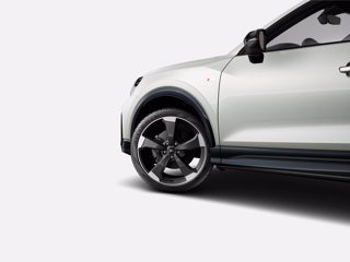 AUDI Q2 35 TDI S tronic Identity Black