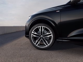 AUDI Q5 TDi 150 kW mHEV+ S tronic quattro S line edition