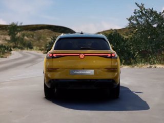 VOLKSWAGEN T-Roc 1.5 eTSI ACT 150 CV DSG R-Line