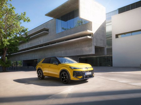Scopri la Nuova Volkswagen T-Roc: Più Spaziosa, Tecnologica e Ibrida