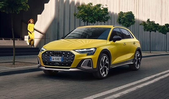 Nuova Audi A3 allstreet 2.0 (35) TDI S tronic Identity Contrast.