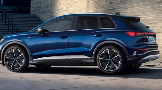 Q4 Custom edition 40 e-tron 150 kw